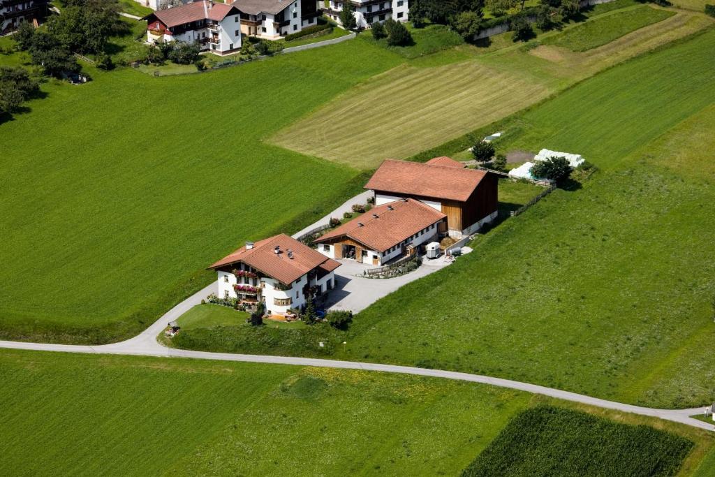 Schlosserhof Telfes im Stubai Exterior foto